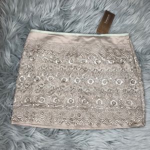 Francesca’s Lace Mini Skirt Cream